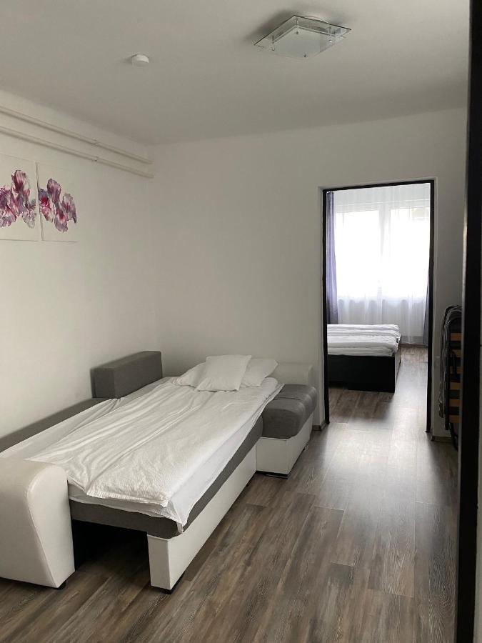 Lavender Garden Apartment Дебрецен Экстерьер фото